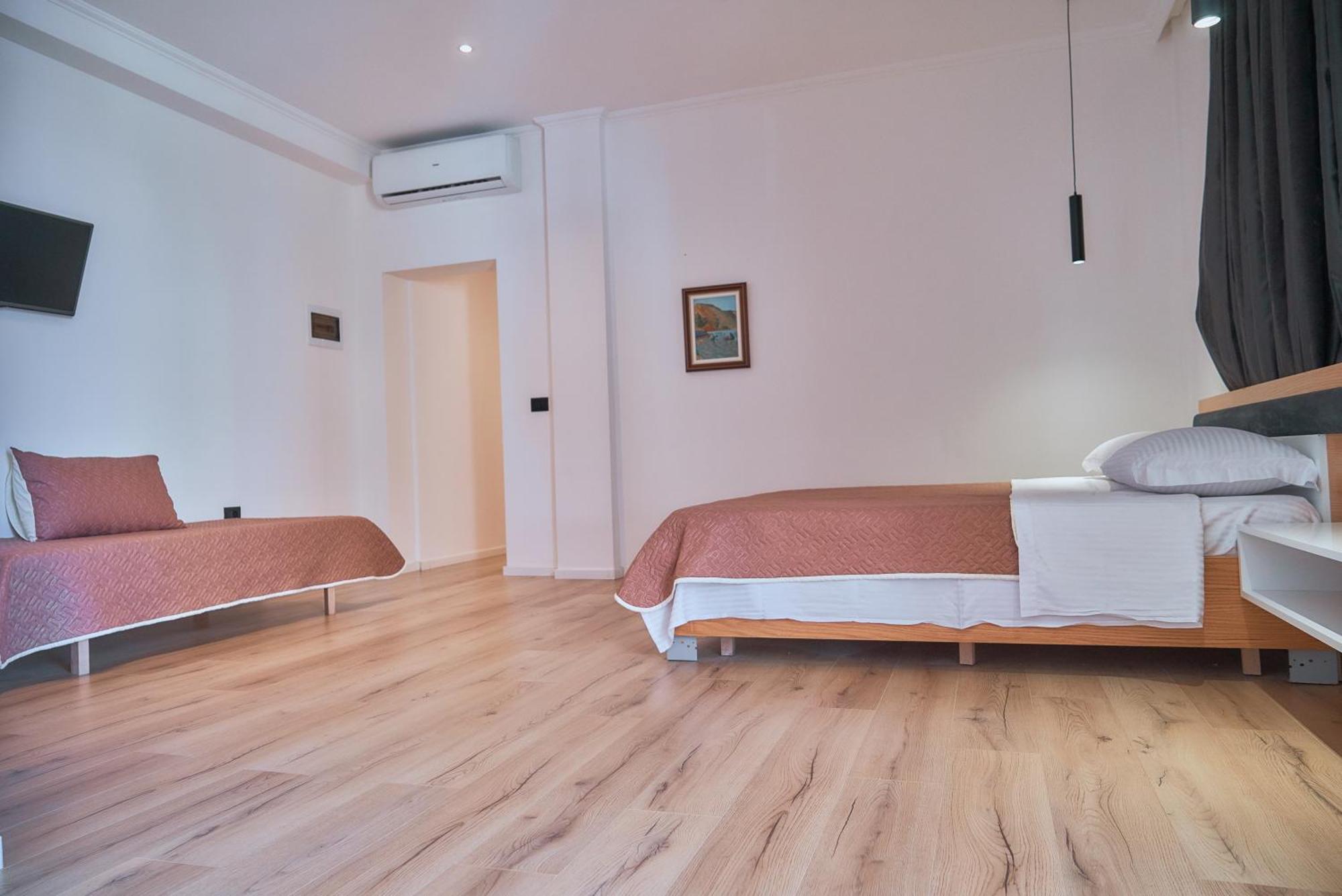 Kalpazo Inn Tirana Zewnętrze zdjęcie