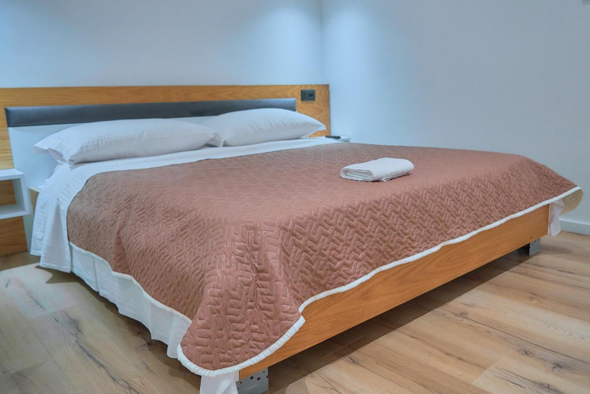 Kalpazo Inn Tirana Zewnętrze zdjęcie